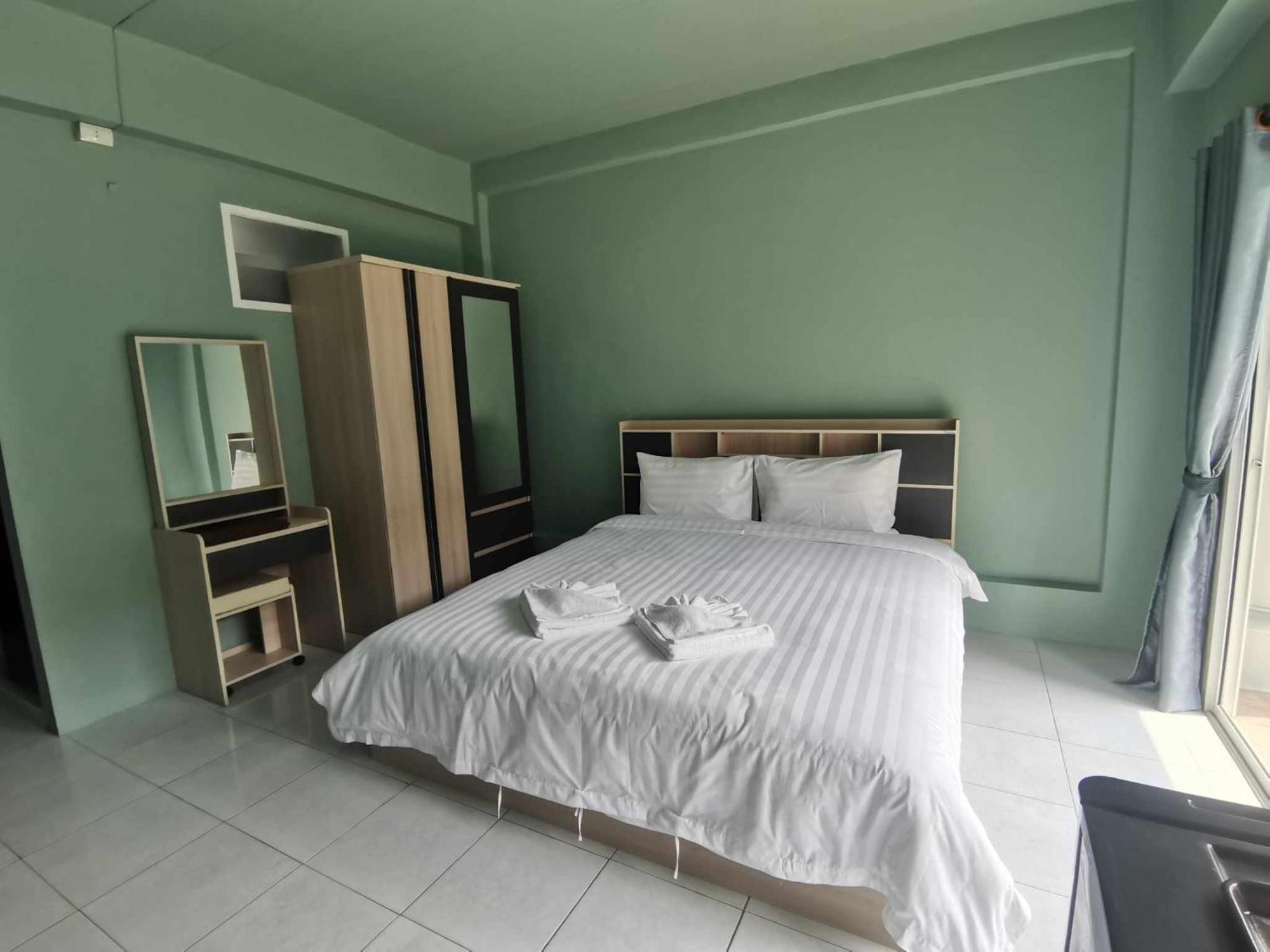 4 Palms Hotel Pratumanak Pattaya Exterior photo